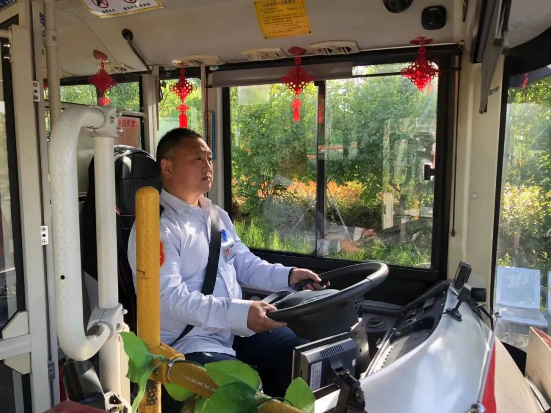 公交集团驾驶员程光跃荣获徐州市五一劳动奖章荣誉称呼