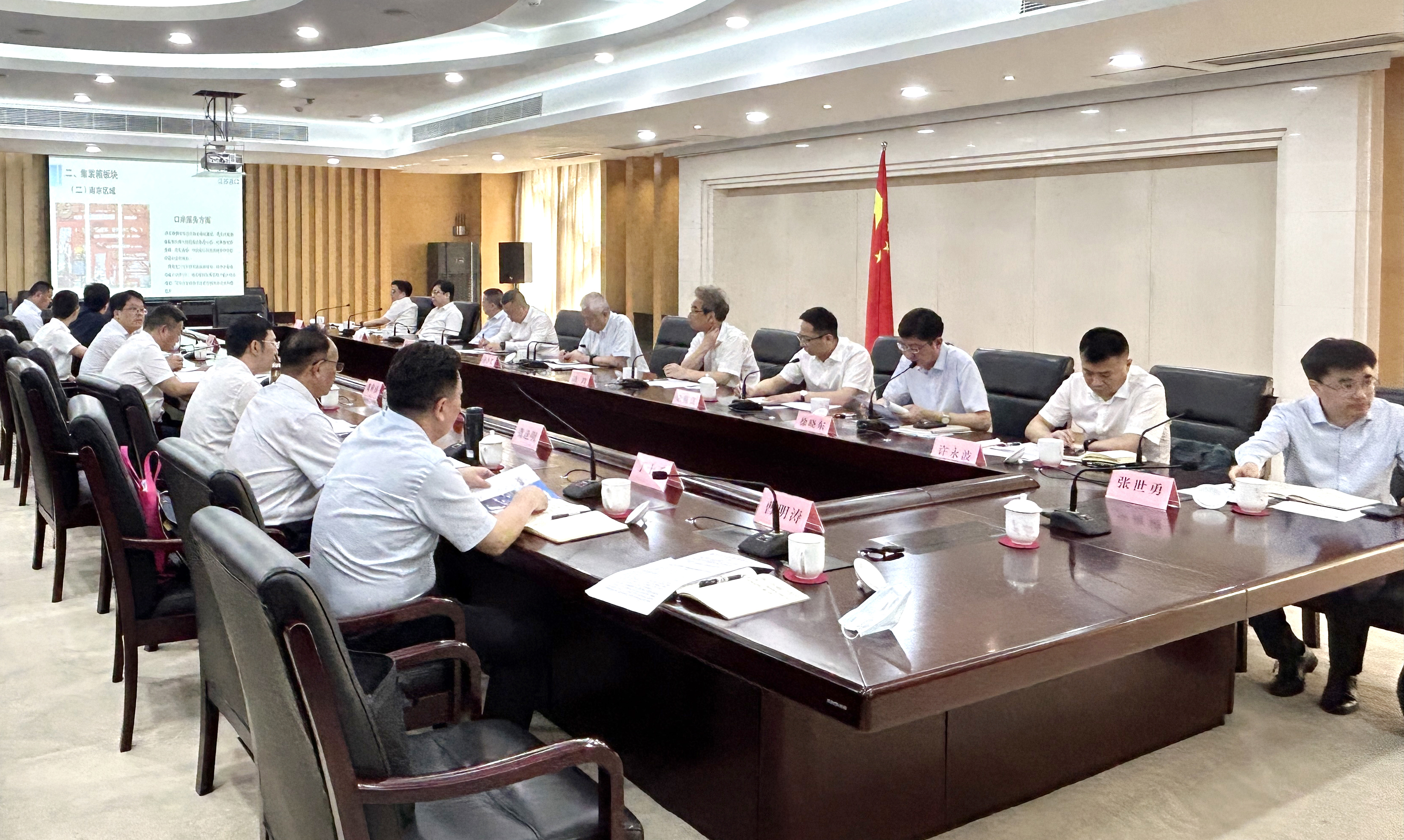 尊龙凯时集团加入徐州市降低企业物流本钱座谈会